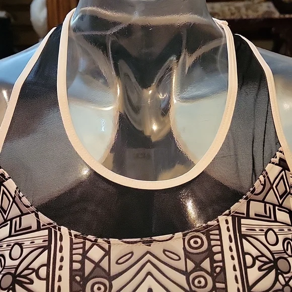 Top - Picture 5 of 7